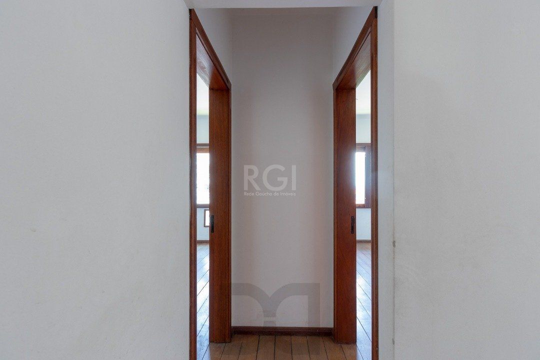 Casa para Venda - 460m², 4 dormitórios, sendo 1 suites, 4 vagas - Cristal — foto 34