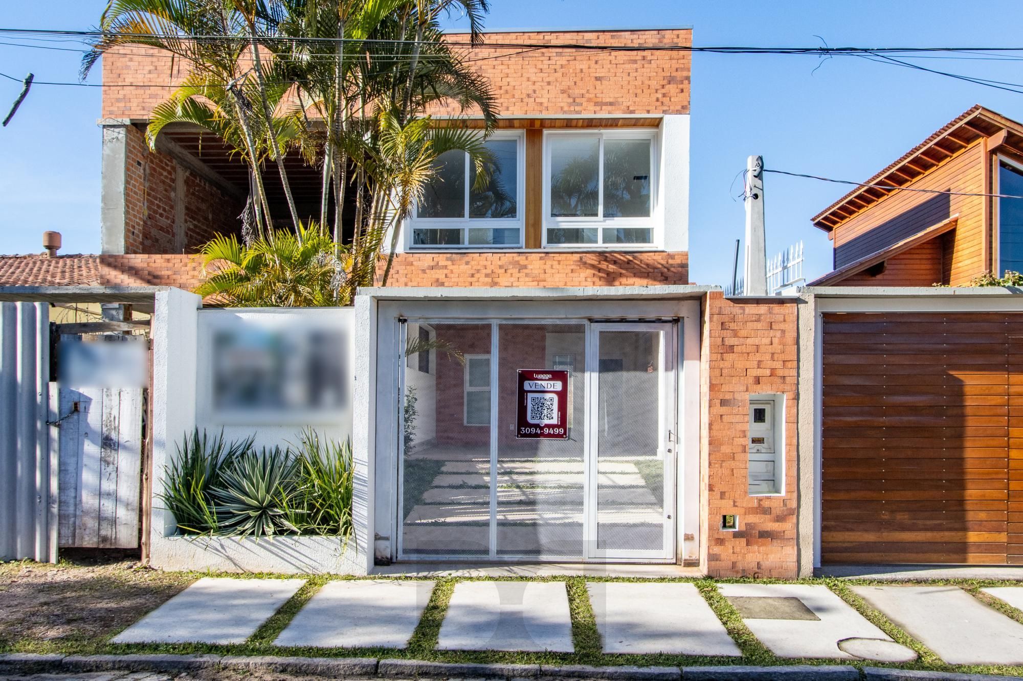 Casa com 3 dormitórios e 3 banheiros à Venda, 174 m². — foto 1