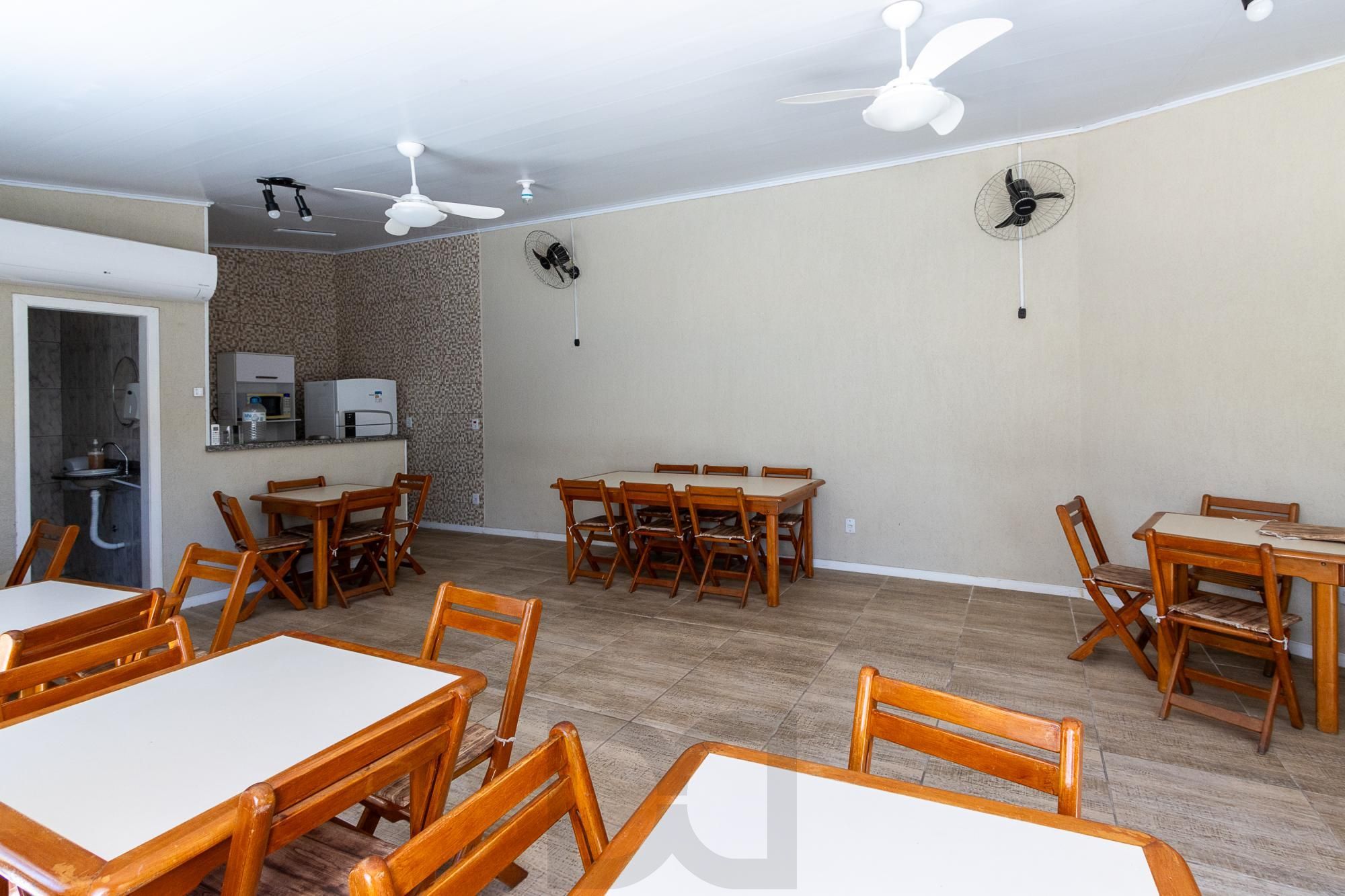 Casa de condomínio, de 3 dormitórios, 1 suíte e 2 vagas de garagem. — foto 46