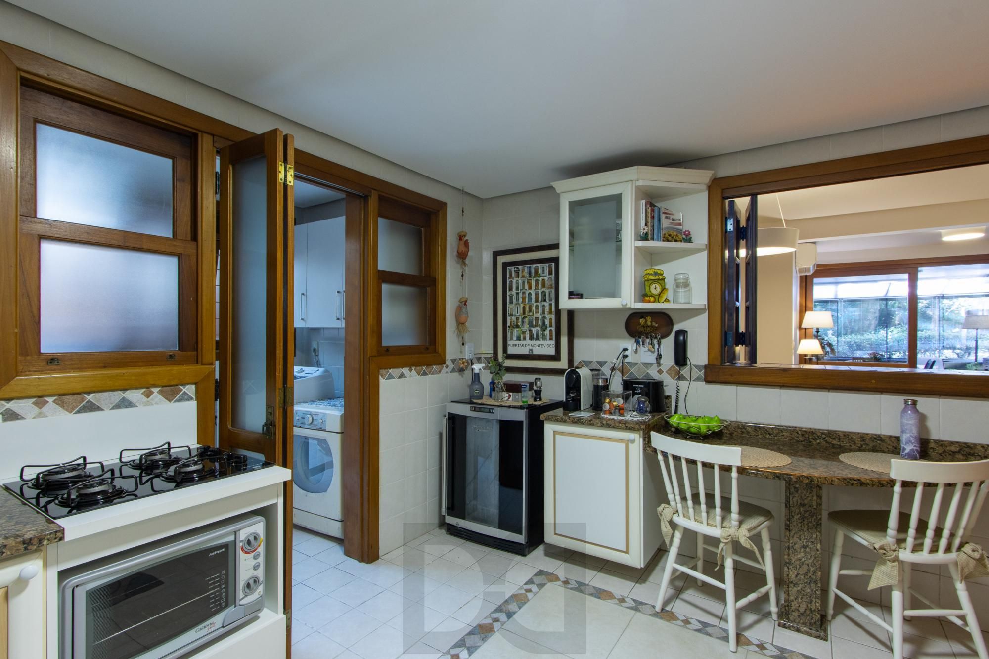 Apartamento de 4 dormitórios, 1 suíte e 2 vagas escrituradas - Bairro Ipanema. — foto 16