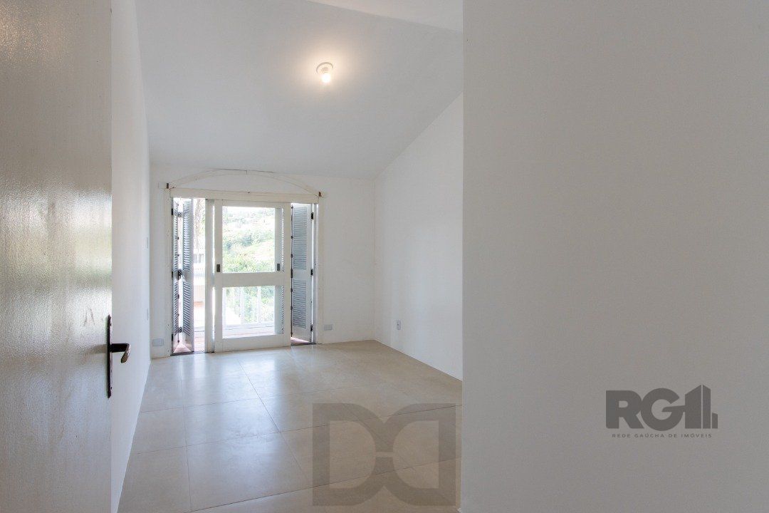 Casa para Venda - 337m², 3 dormitórios, sendo 1 suites, 3 vagas - Cristal — foto 28