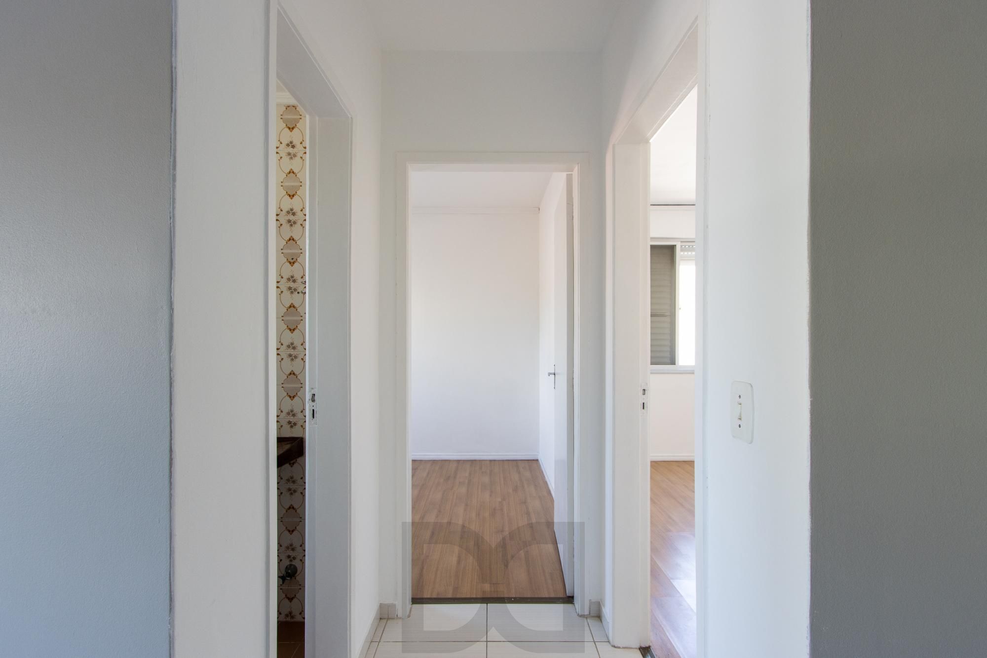 Apartamento de 02 dormitórios, banheiro social e lavabo. Vista panorâmica, cozinha ampla e área de serviço ampla. — foto 9