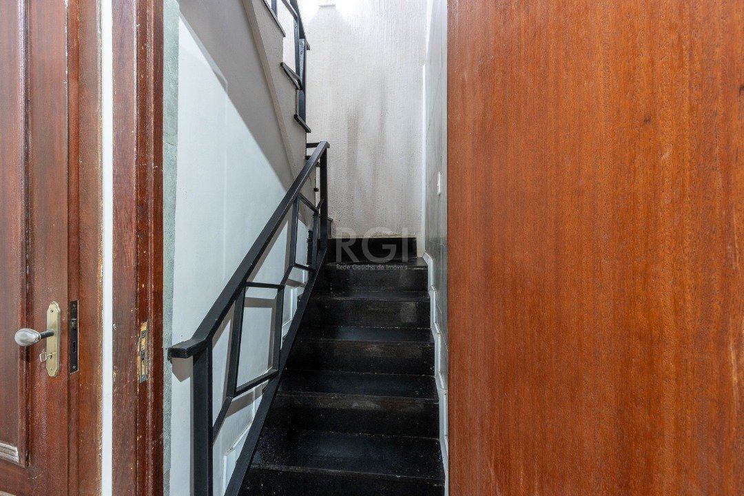 Sobrado para Venda - 300m², 3 dormitórios, sendo 1 suites, 3 vagas - Cavalhada — foto 18
