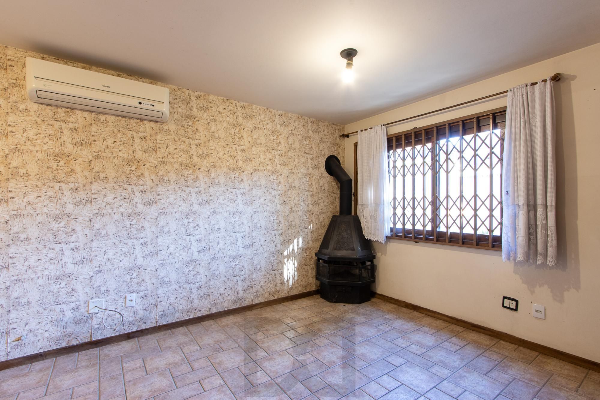 Casa 3 dormitórios, 1 suíte, 2 vagas - Bairro Camaquã — foto 8