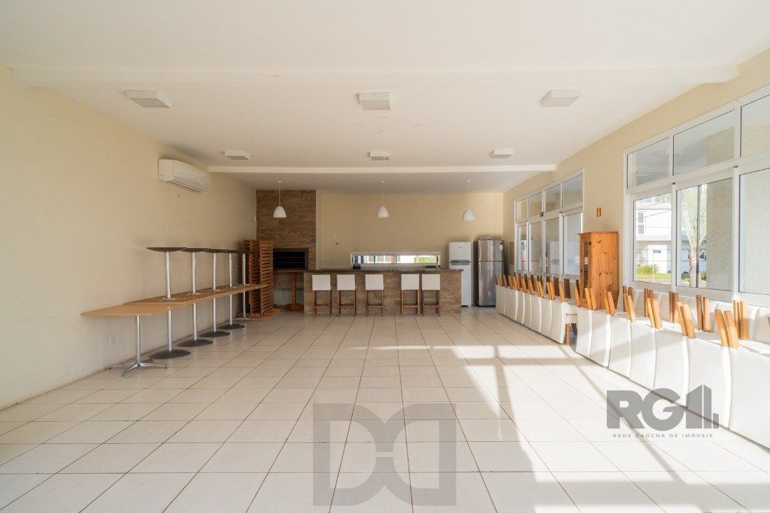 Casa de Condomínio com Arquitetura Exclusiva e Ambientes Sofisticados — foto 49
