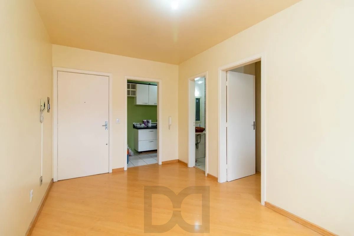 Apartamento 1 dormitório reformado e com planejados 1 banheiro. — foto 6