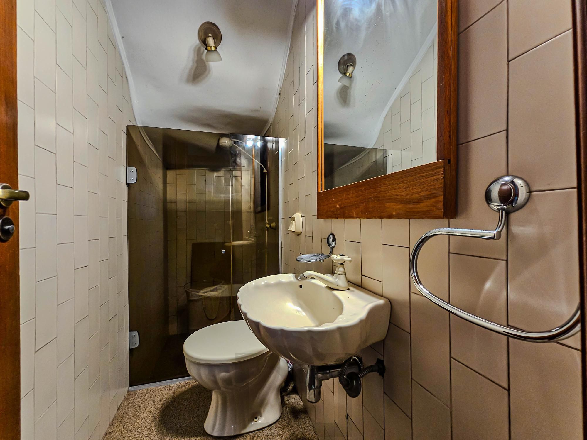 Casa em condomínio fechado, 5 dormitórios, Bairro Teresópolis — foto 8
