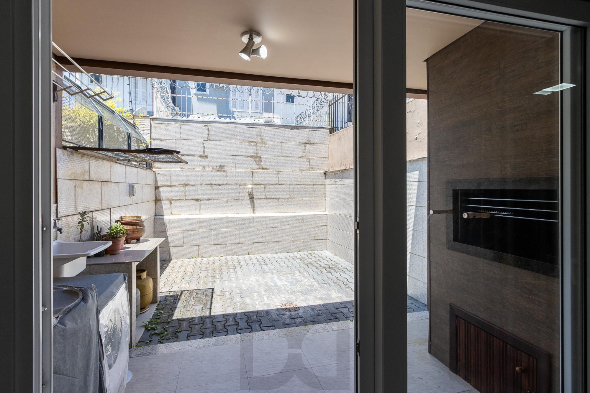Sobrado com 2 suites e 2 vagas de garagem - Bairro Guarujá — foto 12
