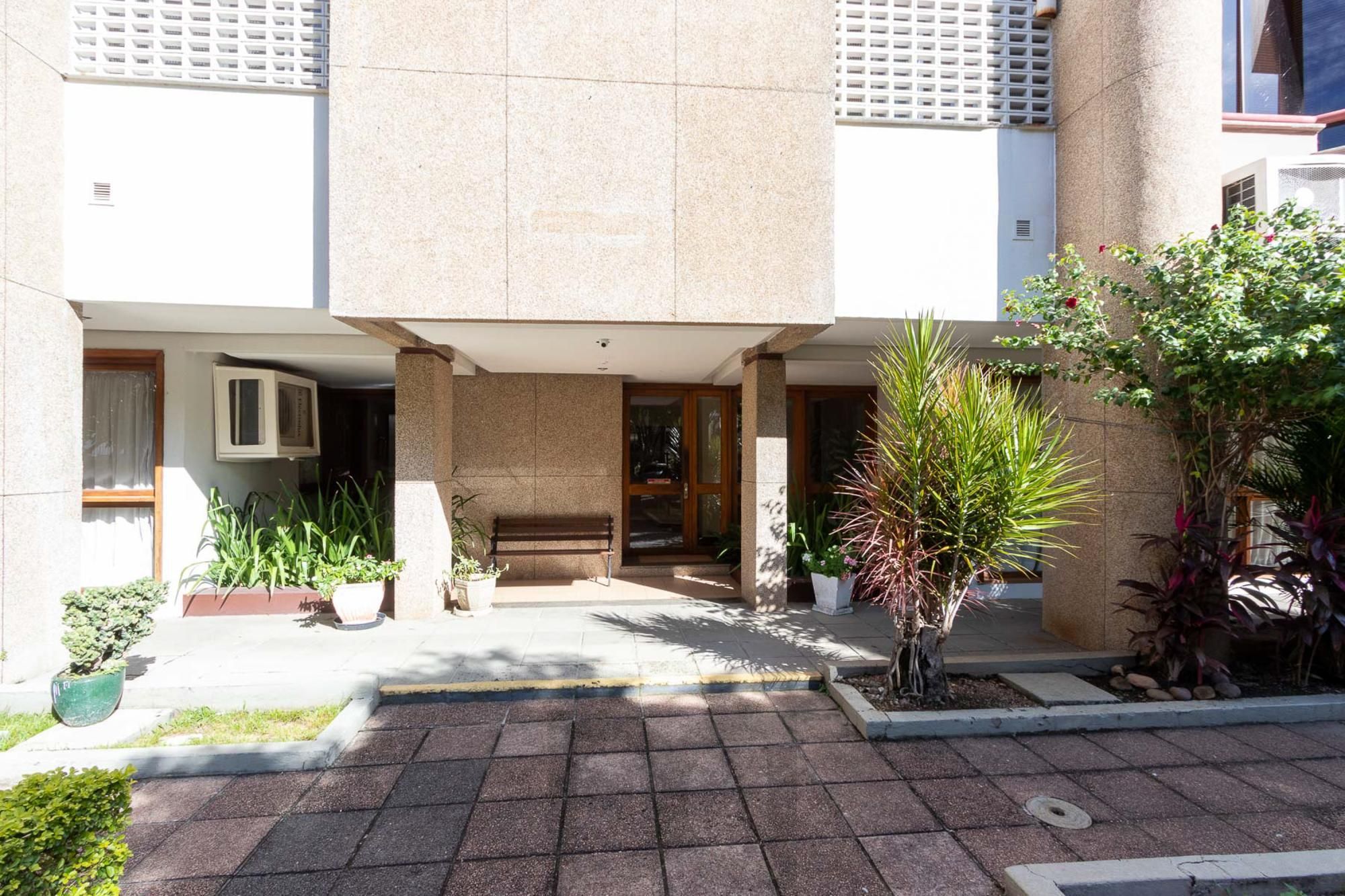 Cobertura com 137m², no Bairro Cristal, de 2 dormitórios, sento uma suíte, ampla sacada, churrasqueira, vista panorâmica, vaga coberta. — foto 39