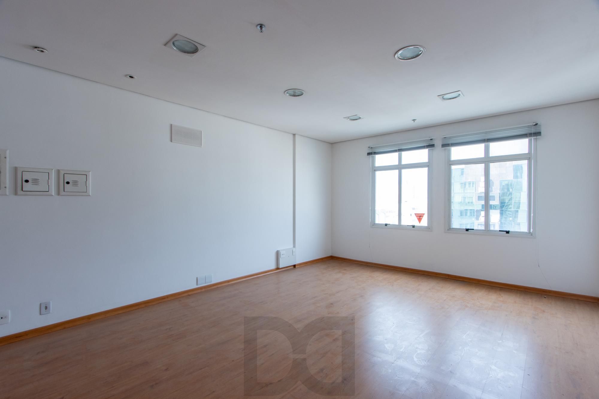 Sala/conjunto comercial para venda, 32,66m² privativoa, com 2 vagas escrituradas - Menino Deus — foto 3