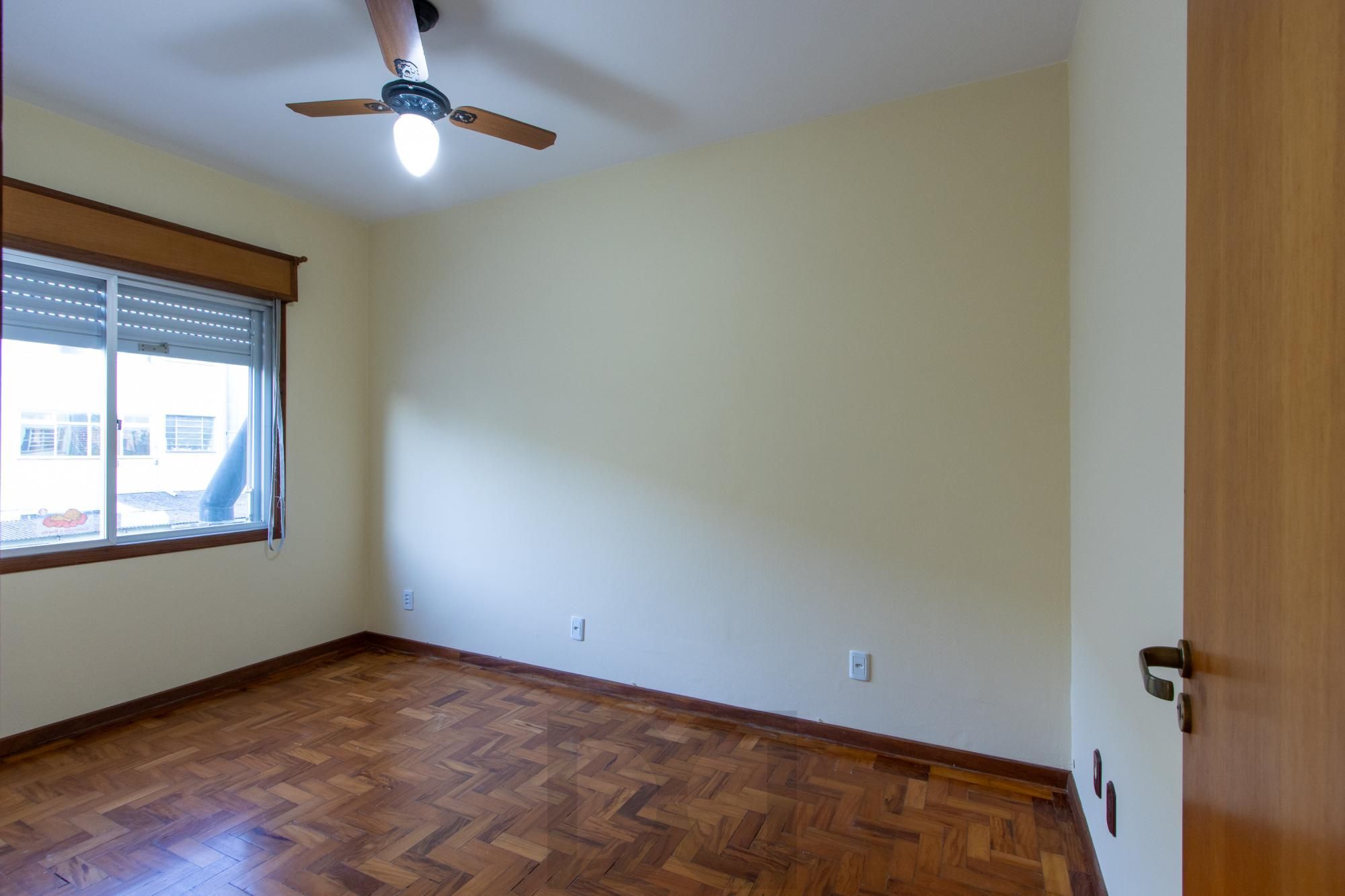 Apartamento de 2 Dormitórios na Cel Massot, Bairro Cristal — foto 20