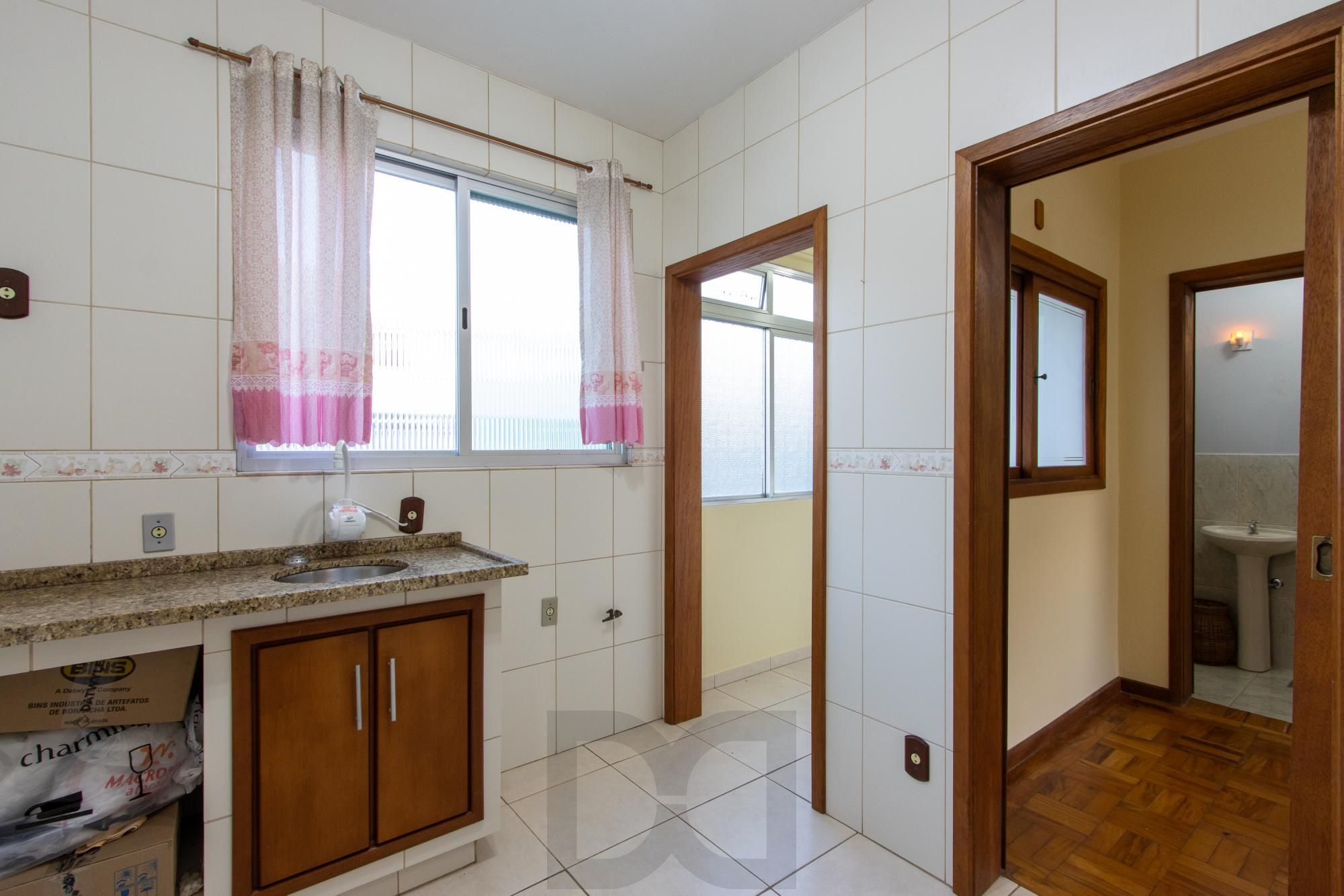 Apartamento de 2 Dormitórios na Cel Massot, Bairro Cristal — foto 11