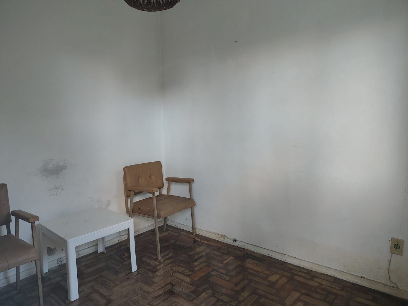 Casa de alvenaria, com 3 dormitórios, 1 suíte e 2 vagas de garagem coberta. — foto 32