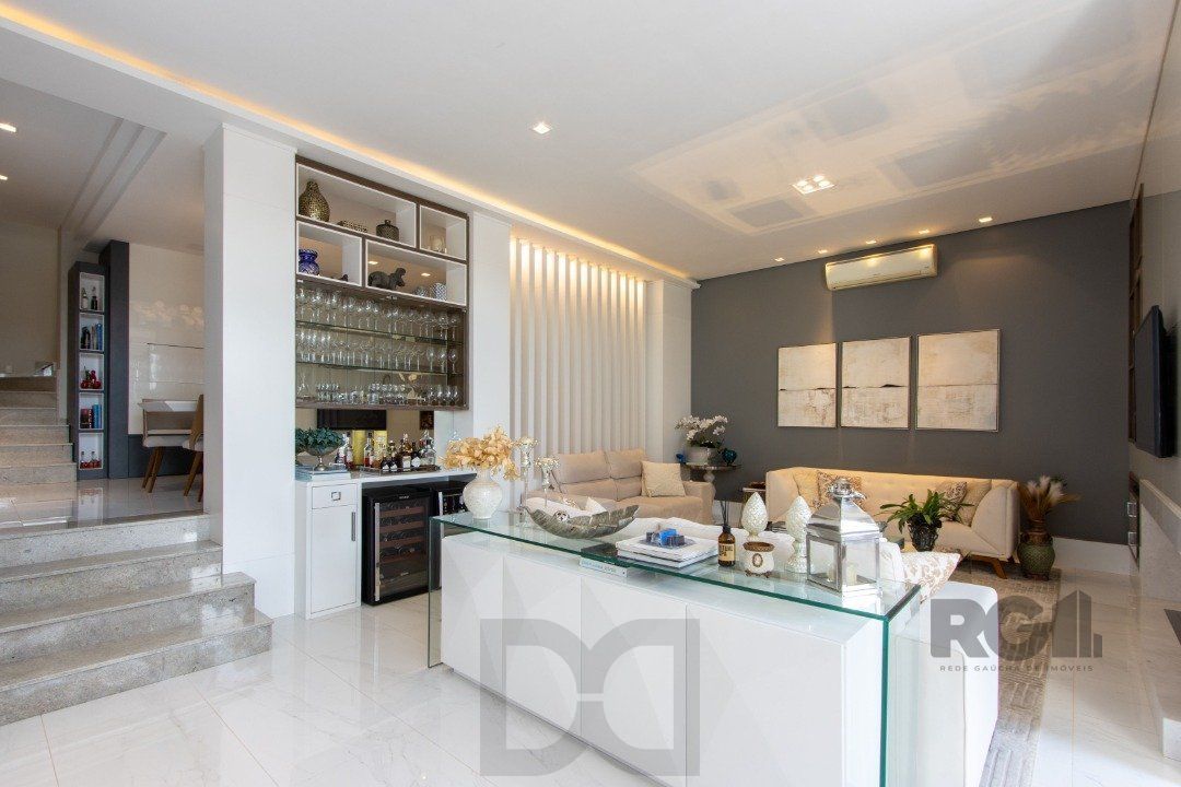 Espetacular 2 Casa Residencial de 5 Quartos e Piscina em Porto Alegre — foto 7
