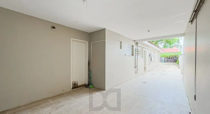 Casa de 3 dormitórios, 1 suíte e 3 vagas de garagem, bairro Ipanema. — foto 13