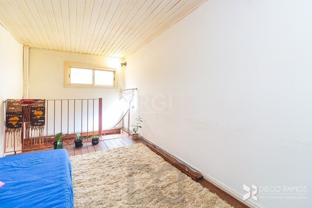 Casa térrea à venda, com 2 suites, 3 banheiros, edicula, pátio, 2 vagas - Bairro Medianeira — foto 4