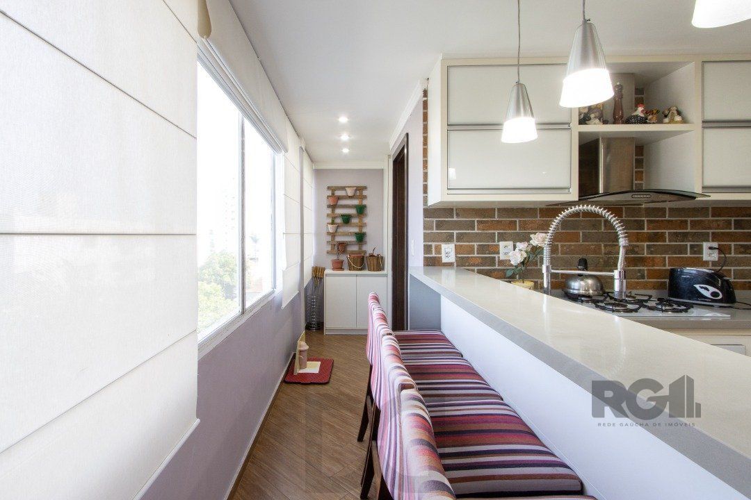Apartamento reformado de 124m² privativos- 3 dormitórios sendo 1 suíte no bairro Medianeira — foto 7