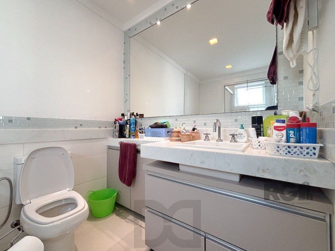 Casa em condomínio com pátio, piscina, 3 suítes e 2 vagas — foto 31