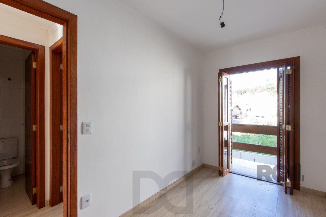 Casa para Venda - 120m², 3 dormitórios, sendo 1 suites, 1 vaga - Guarujá — foto 35