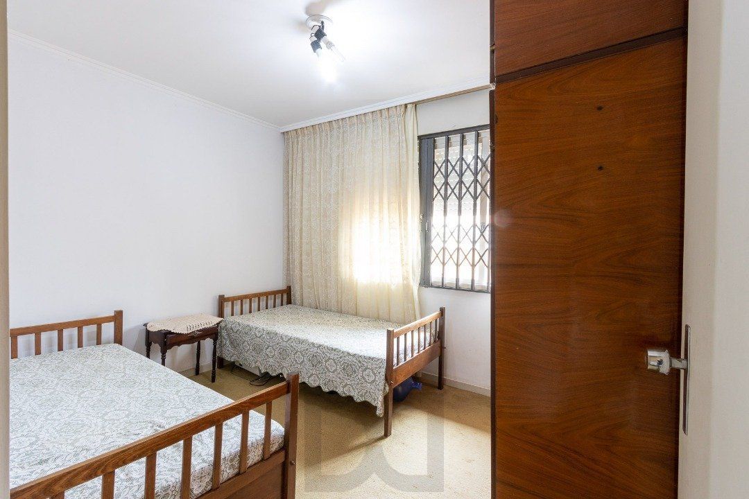 Casa para Venda - 280m², 4 dormitórios, sendo 1 suites, 3 vagas - Vila Assunção — foto 19
