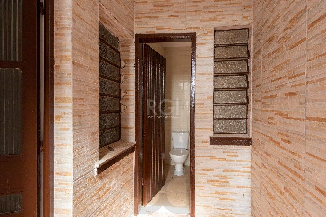 Casa para Venda - 454.7m², 5 dormitórios, sendo 1 suites, 8 vagas - Teresópolis — foto 30