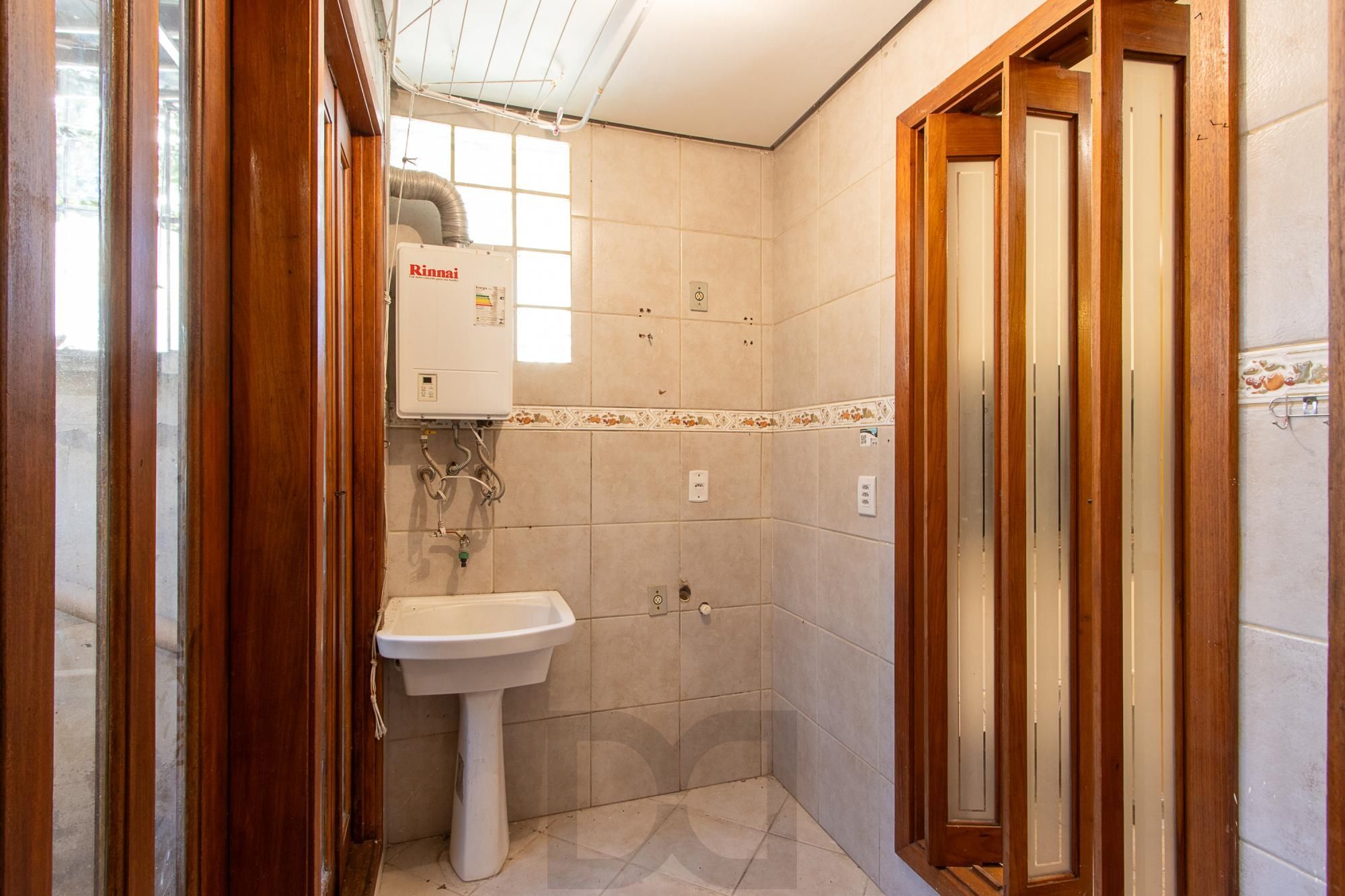 Casa 3 dormitórios, 1 suíte, 2 vagas - Bairro Camaquã — foto 19