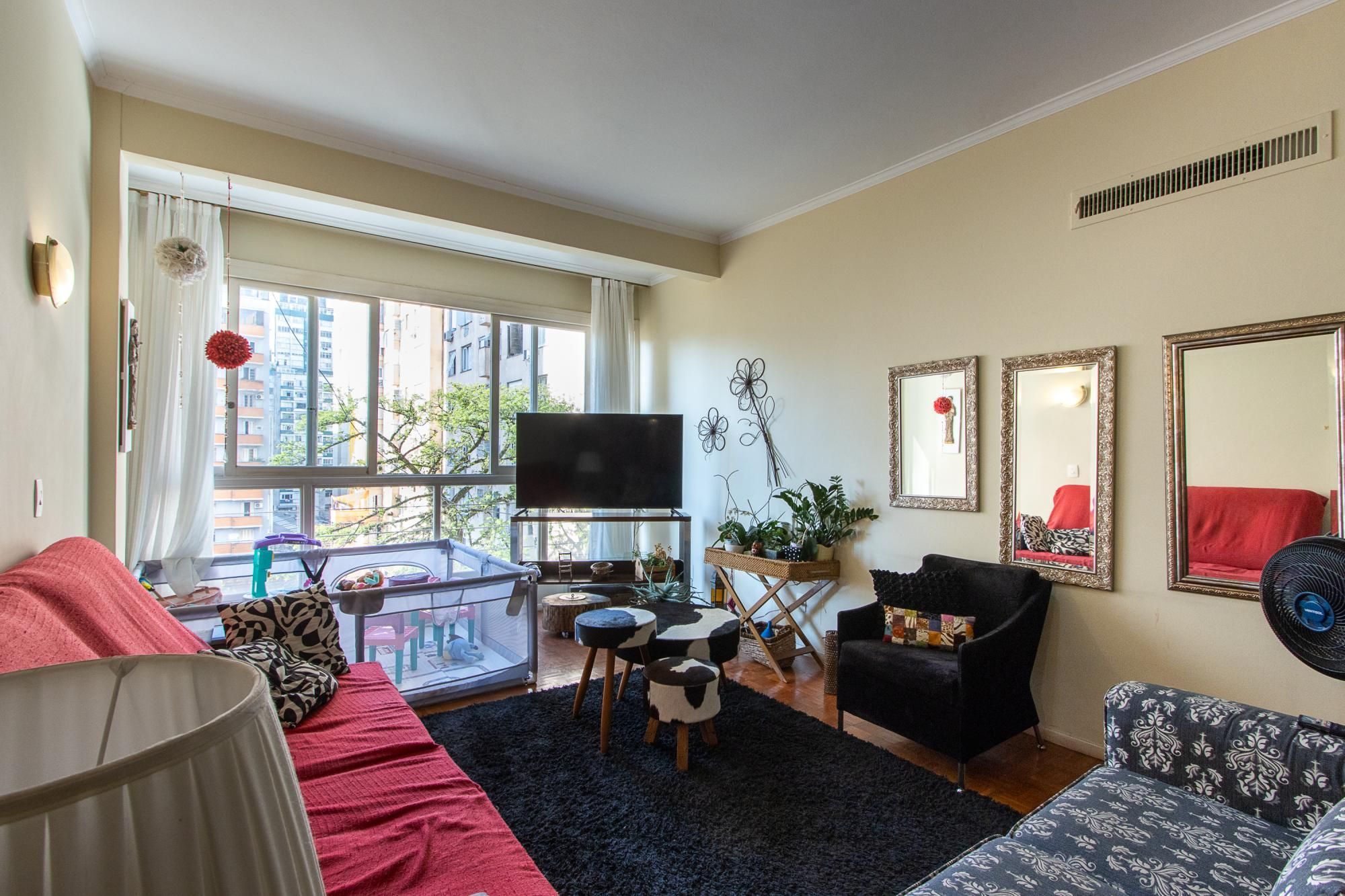 Apartamento 3 Dormitórios Ensolarado no Centro de Porto Alegre — foto 5