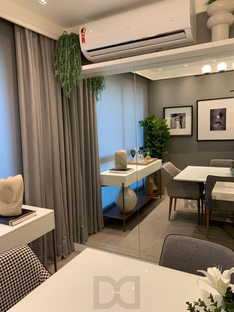 Apartamento belíssimo de 02 dormitórios com garagem coberta. — foto 4