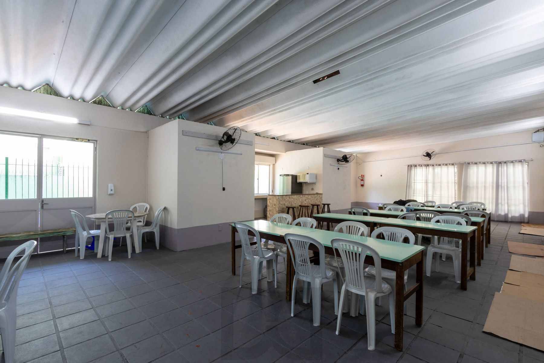 Apartamento 2 quartos, bairro Camaquã. Condominio com piscina e salão de festa — foto 13