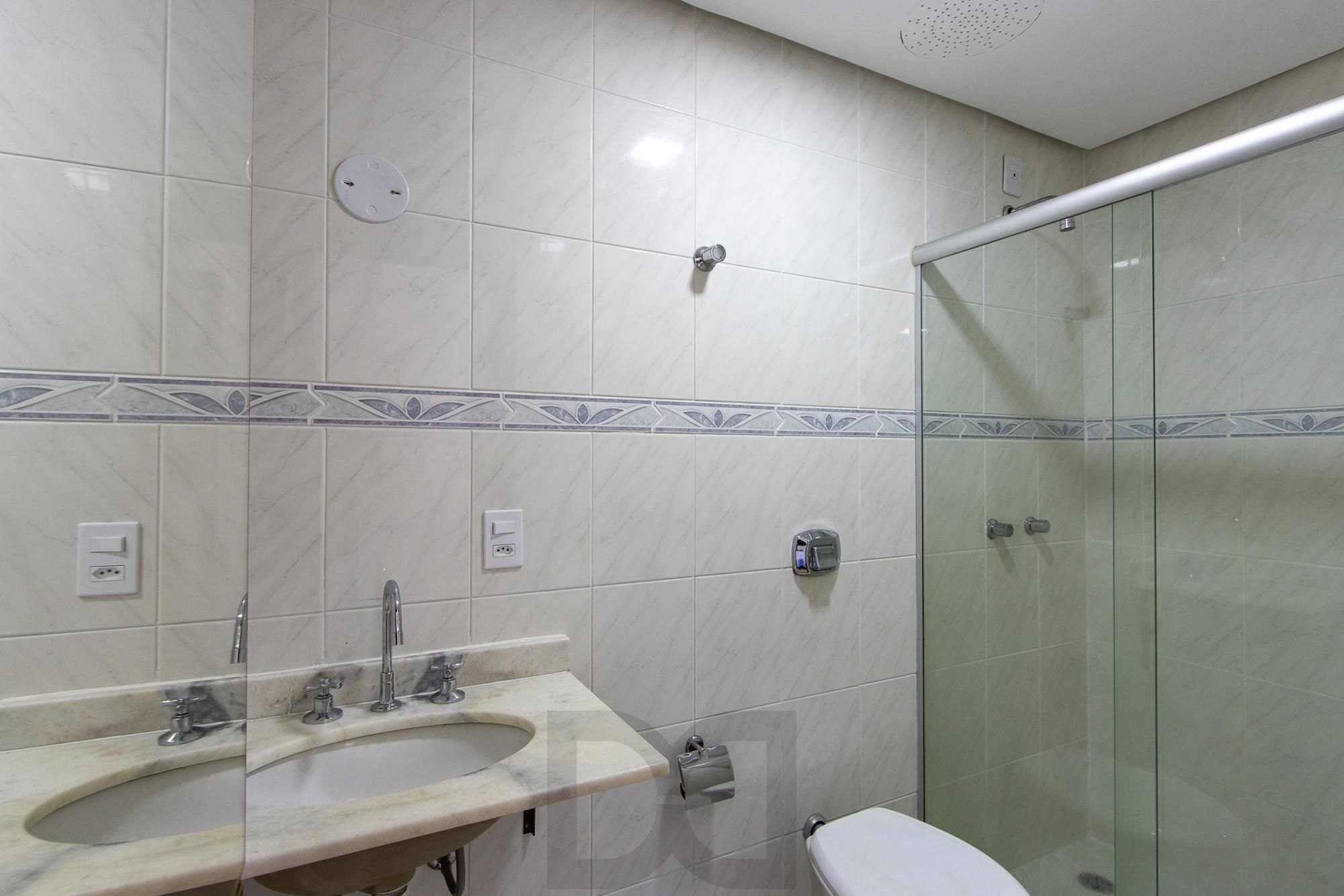 Apartamento de 2 dormitórios, 1 suíte e 2 vagas de garagem no bairro Tristeza. — foto 15