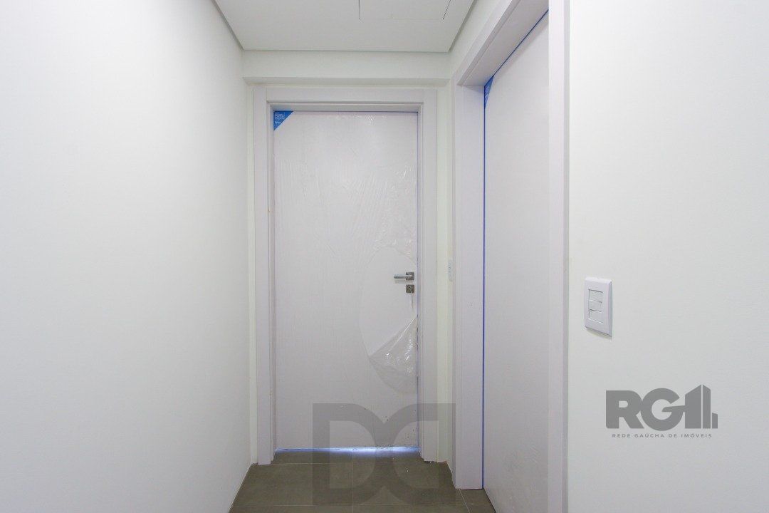 Apartamento em Porto Alegre no Bairro Petrópolis, de 2 quartos, semi mobiliado. — foto 27