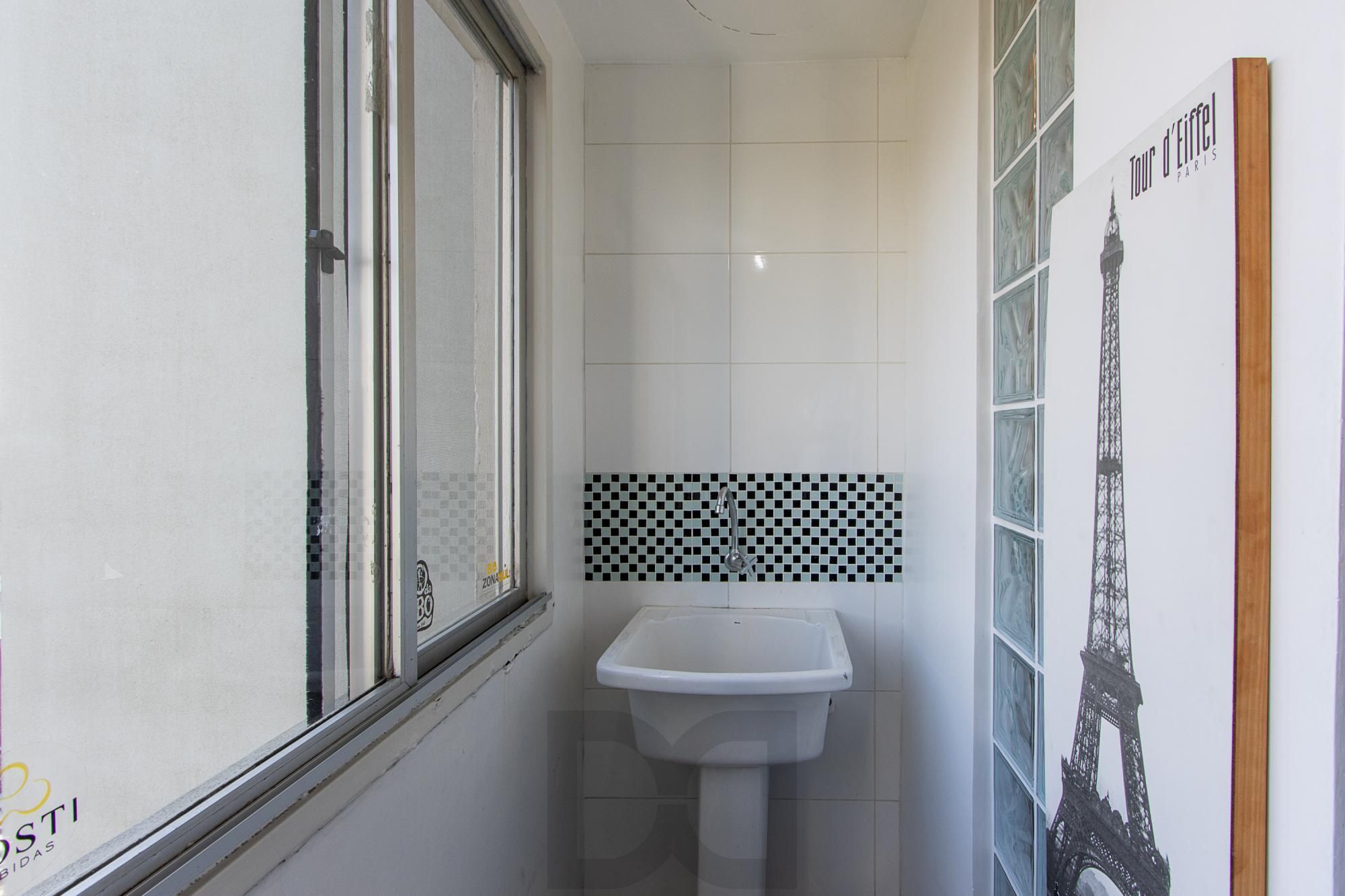 Lindo apartamento locado, mobiliado, andar alto com vista para o Rio, 2 quartos - Bairro Cristal — foto 13