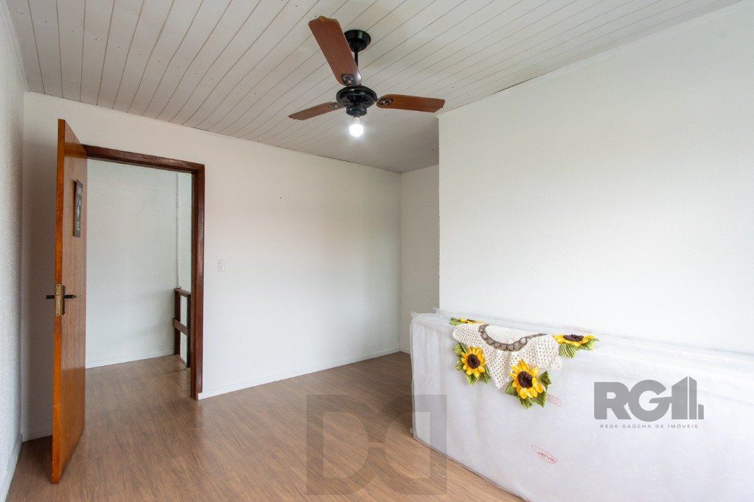 Casa térrea, 3 quartos, edícula, com 2 suites, pátio - Bairro Guarujá — foto 49