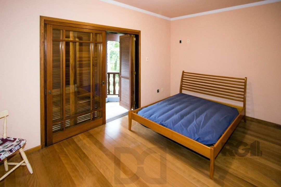 Sobrado com 6 suites, lareira, lavabo, pátio - Bairro Belém Velho — foto 36