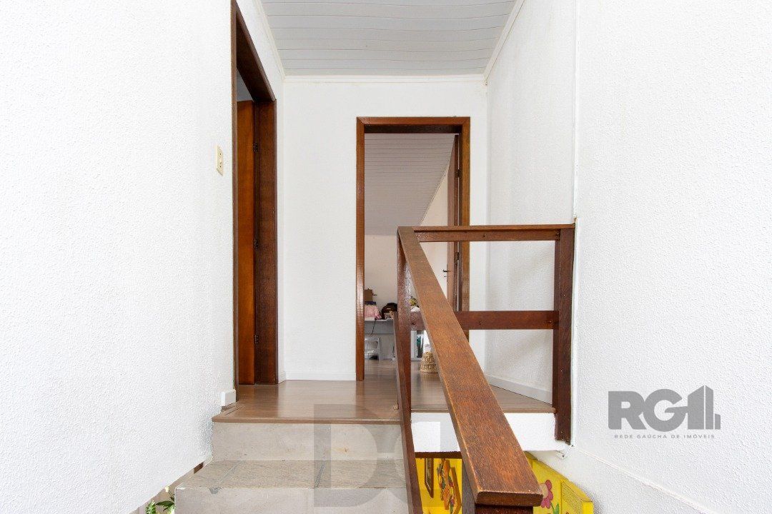 Casa térrea, 3 quartos, edícula, com 2 suites, pátio - Bairro Guarujá — foto 45
