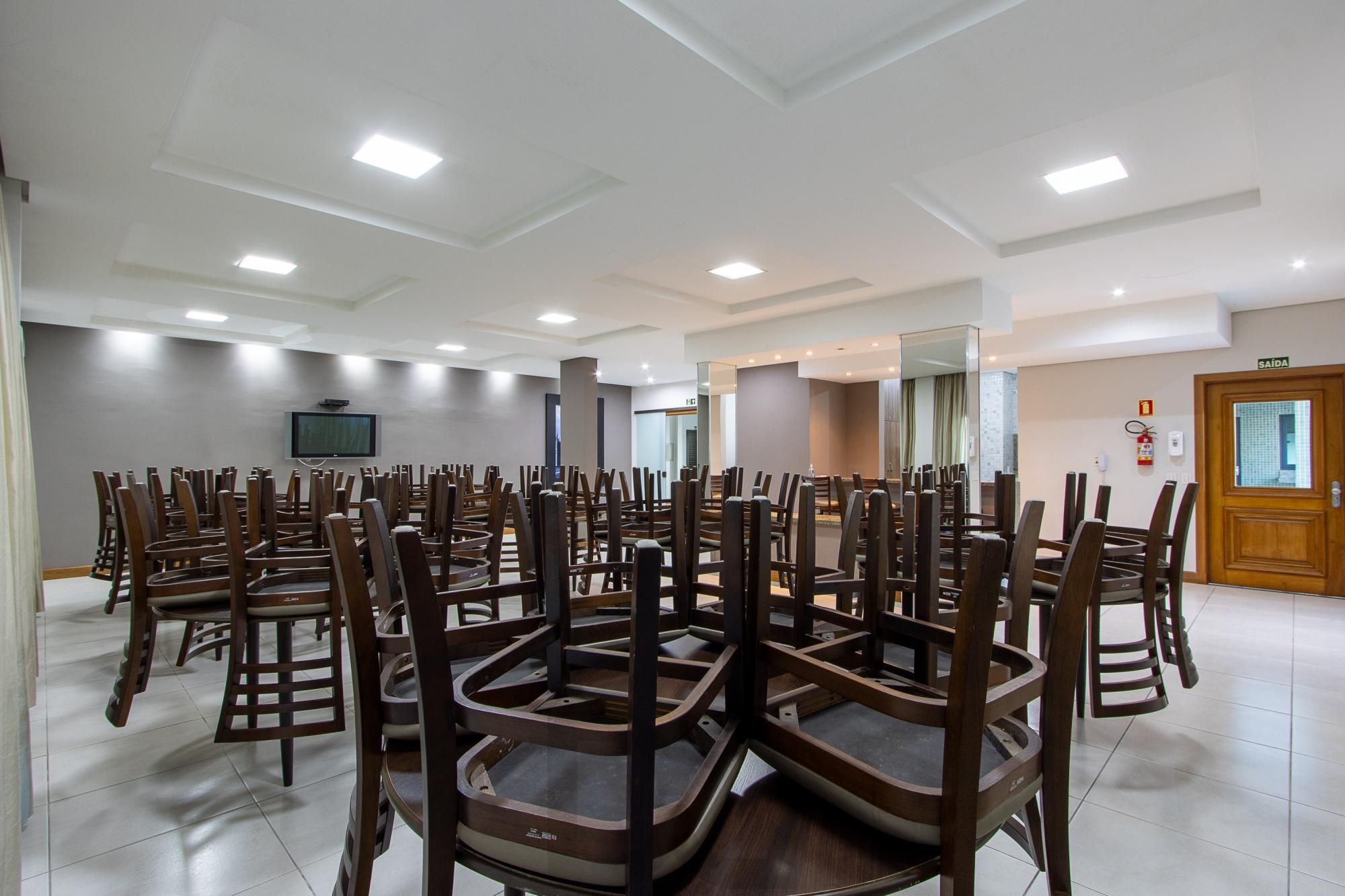 Excelente apartamento de 3 dormitórios, 1 suíte e 2 vagas no bairro Tristeza. — foto 49