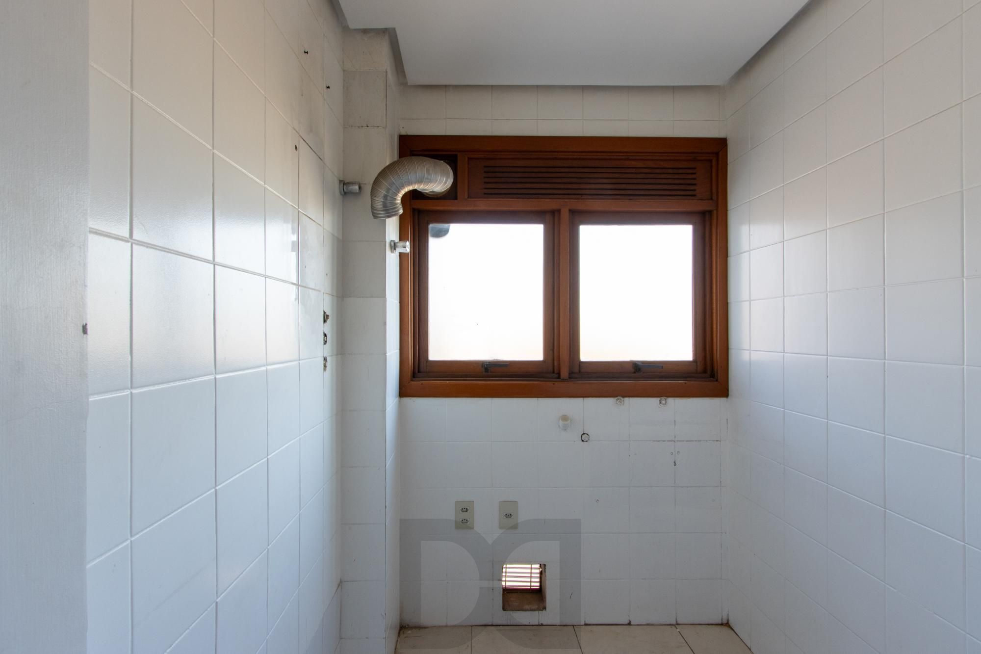 COBERTURA 2 QUARTOS, 2 VAGAS INDIVIDUAIS ESCRITURADAS, ELEVADOR - BAIRRO SANTO ANTONIO — foto 9