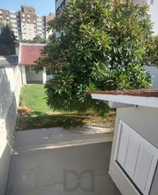 Casa 5 dormitórios I 1 suíte -  Bairro Cristal — foto 2
