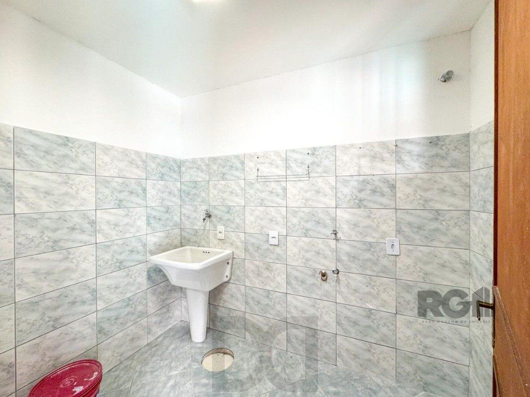 Com 4 suítes espaçosas, incluindo uma master com closet, — foto 34