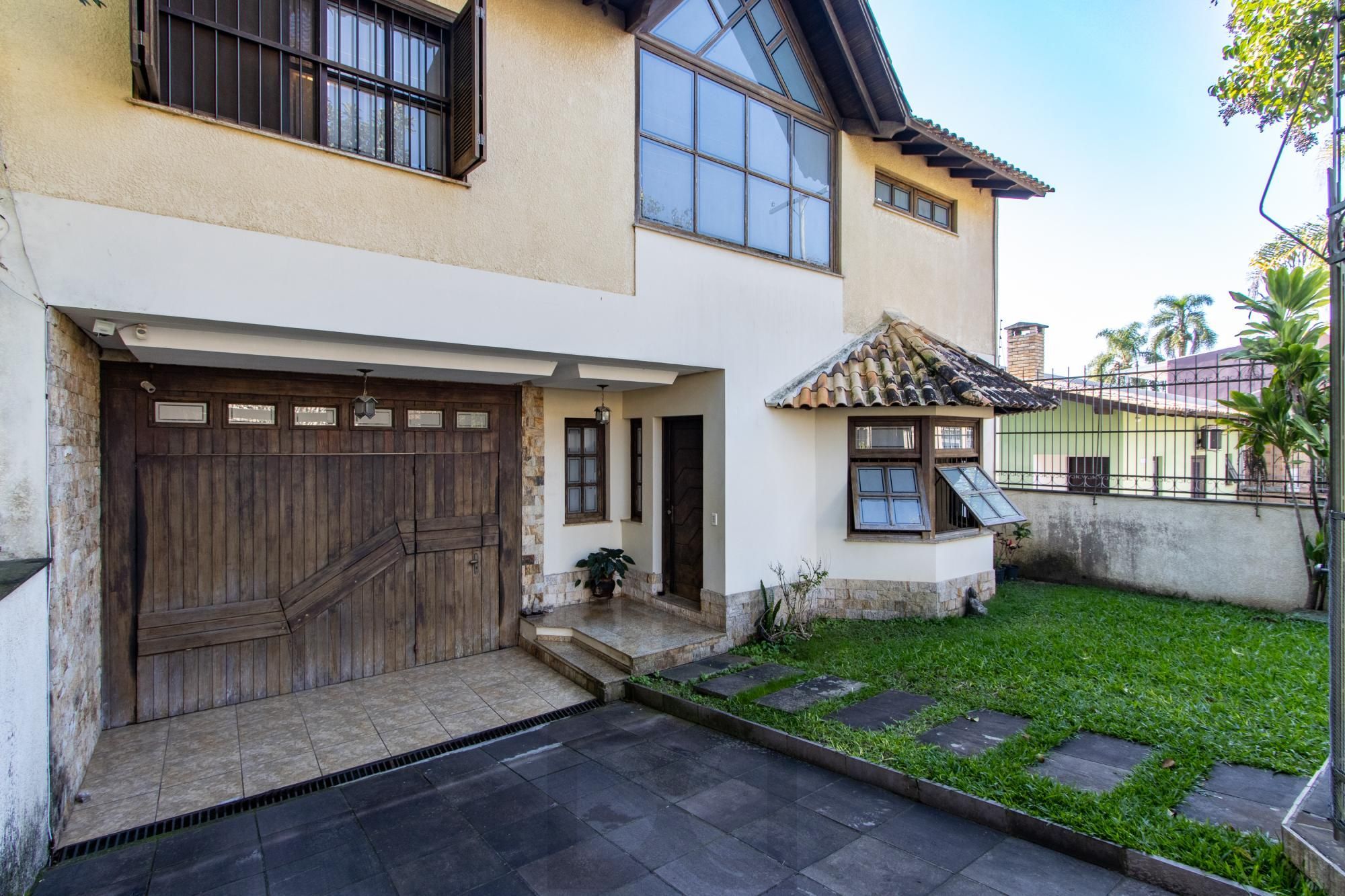 Casa com 3 quartos e 357m² à venda em Tristeza, Porto Alegre. — foto 2
