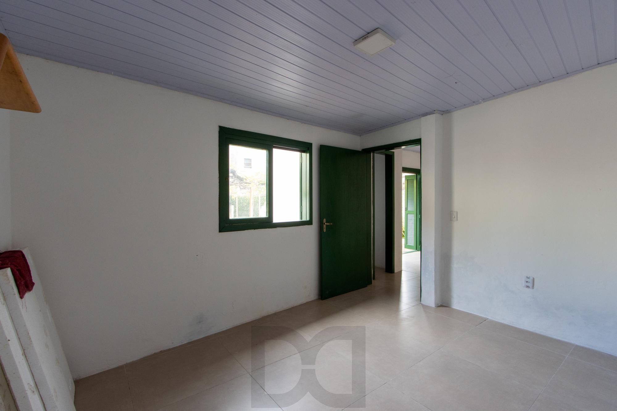Terreno medindo 11 X 39,66 com 2 casas de alvenaria - Bairro Guarujá — foto 22