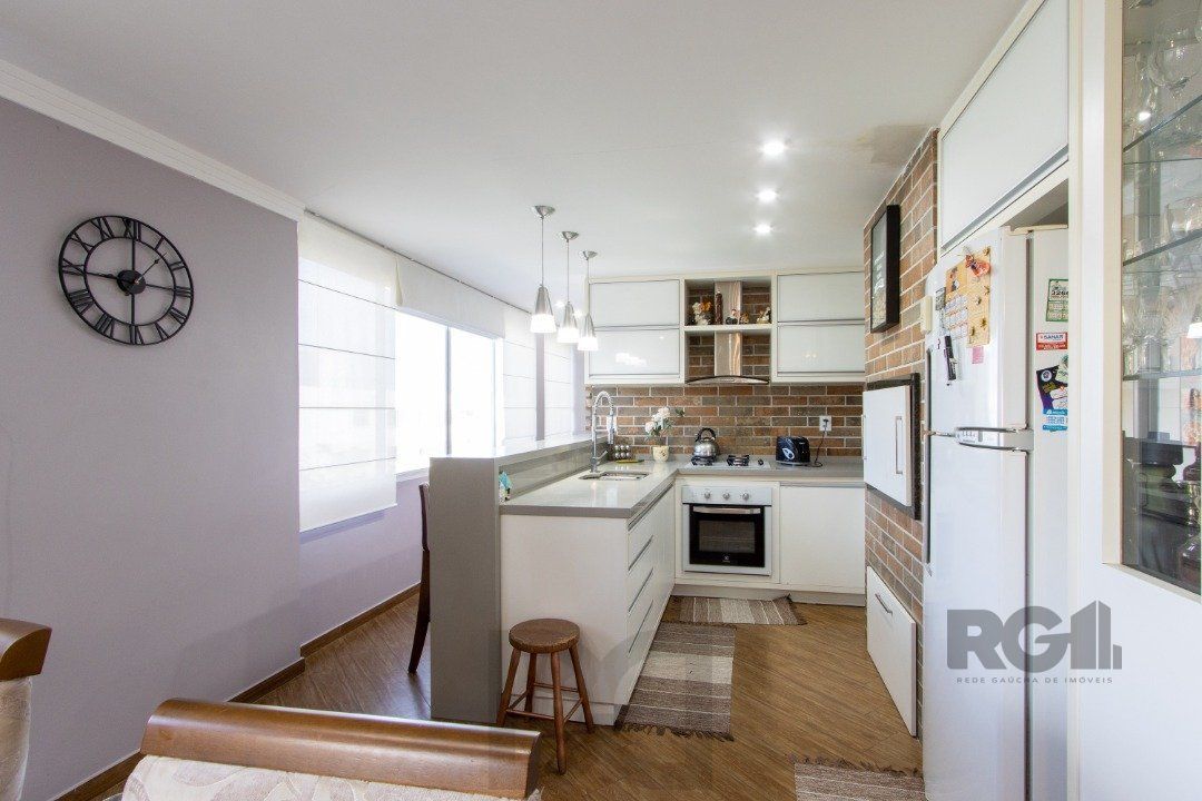 Apartamento reformado de 124m² privativos- 3 dormitórios sendo 1 suíte no bairro Medianeira — foto 4