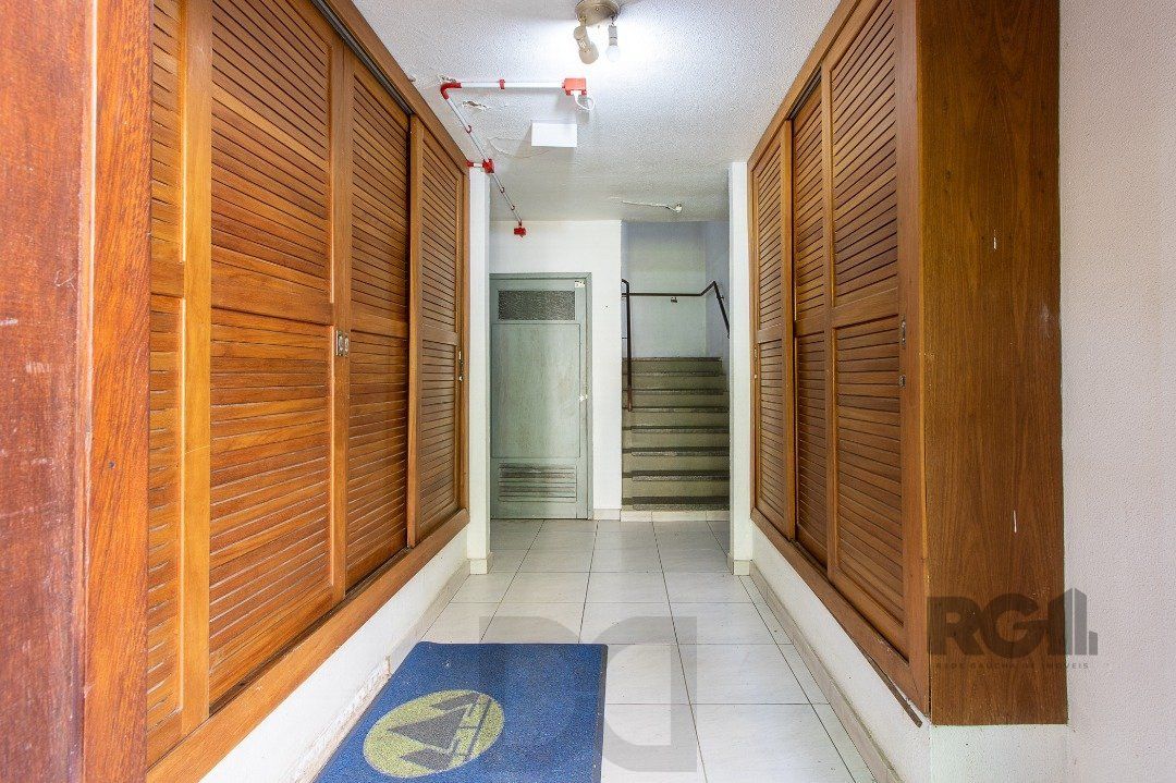 Excelente apartamento no bairro Cristal com 1 dormitório, living, banheiro e cozinha. — foto 3