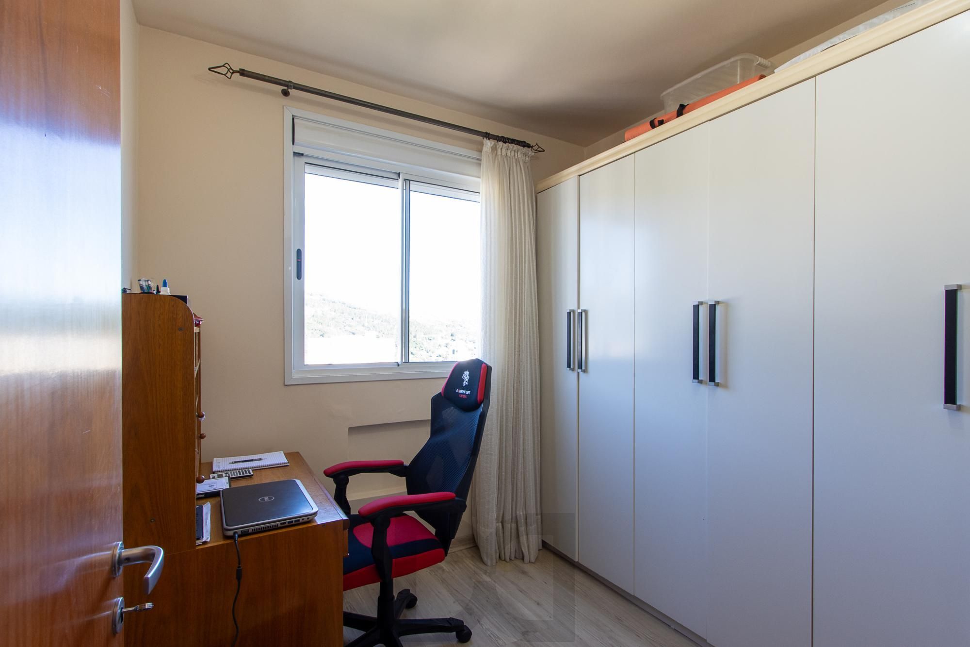 Apartamento, 2 dormitórios e 1 vaga, bairro Jardim Carvalho. — foto 17