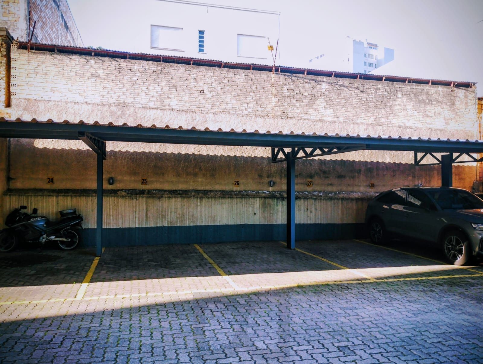 Apartamento de 1 dormitório, de frente, andar alto, elevador, vista para o Lago Guaíba. — foto 16