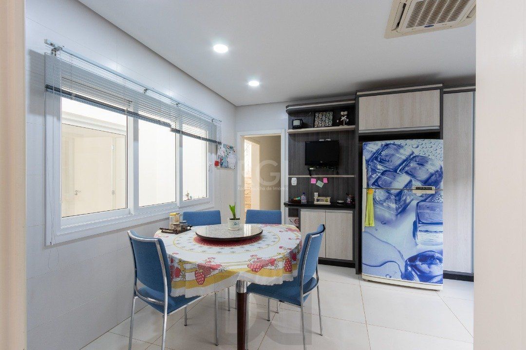 Casa para Venda - 377m², 4 dormitórios, sendo 3 suites, 3 vagas - Guarujá — foto 18