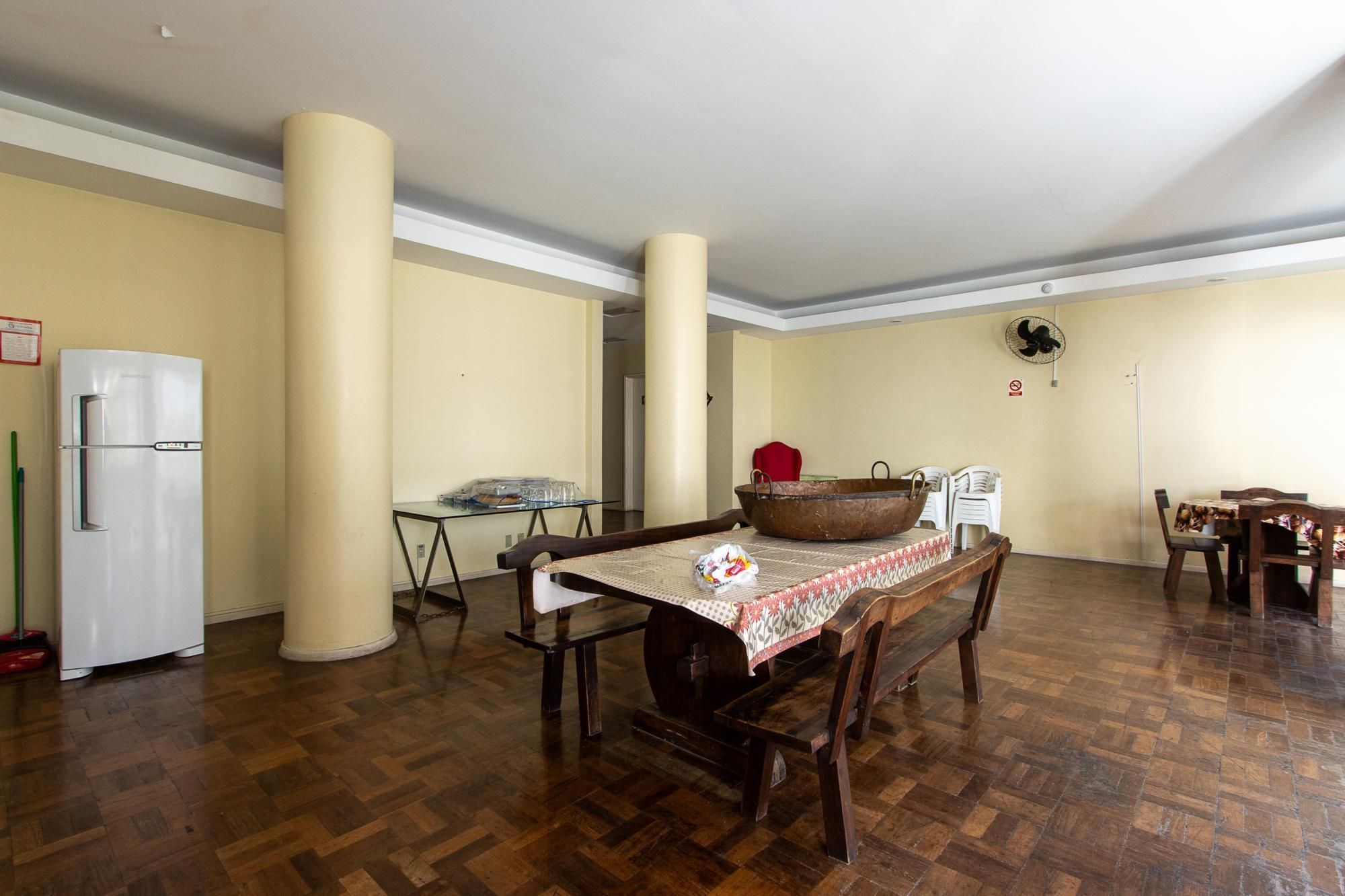 Apartamento 3 Dormitórios Ensolarado no Centro de Porto Alegre — foto 43