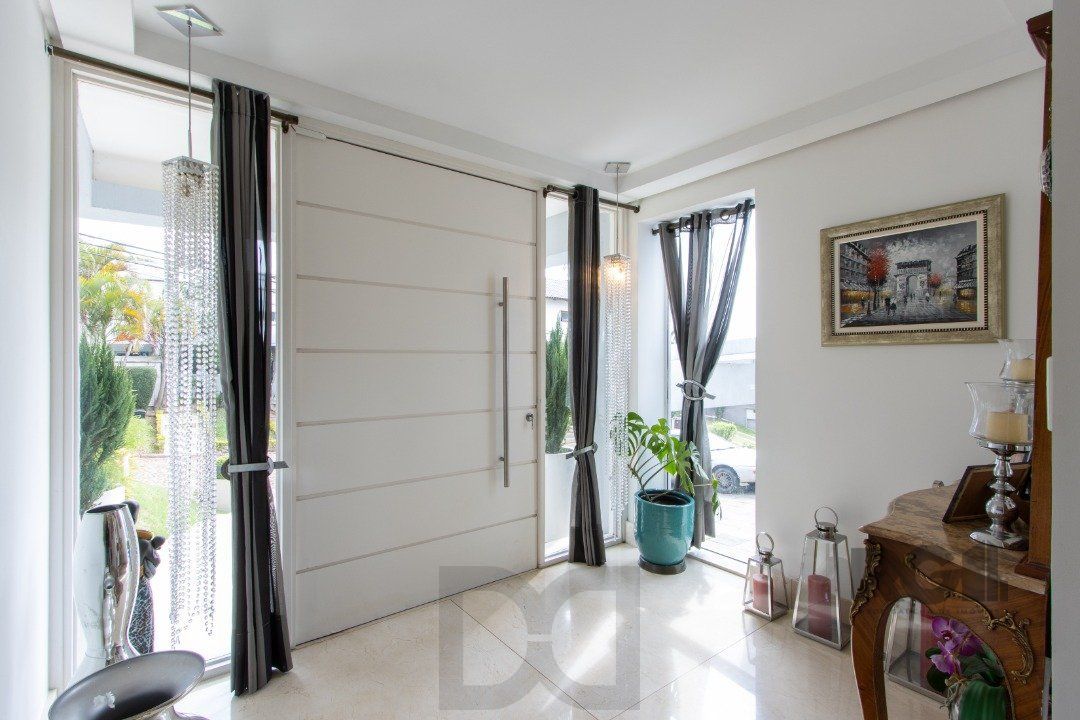 Casa em condominio . com 6 suites, sendo 3 suítes master com closet e hidro. — foto 4