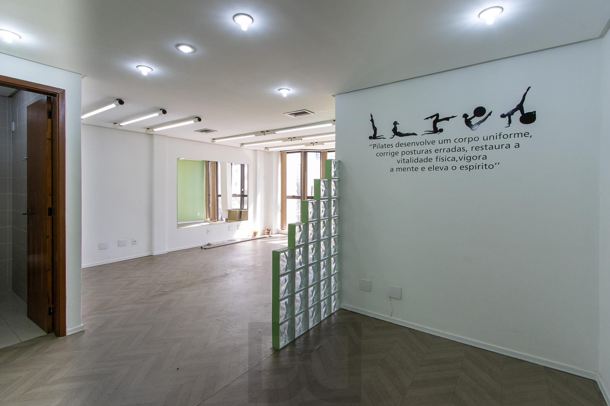 sala com 35,60 m² de área privativa no edifício Erico Veríssimo Center — foto 2