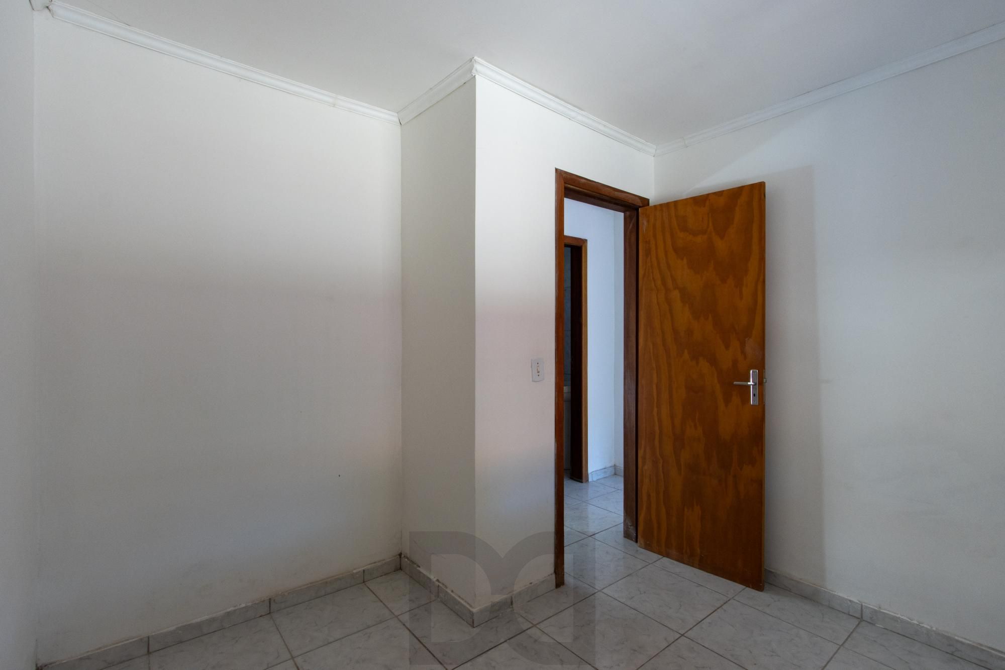 Casa de condomínio, 2 dormitórios, 1 banheiro e 1 vaga de garagem. — foto 17